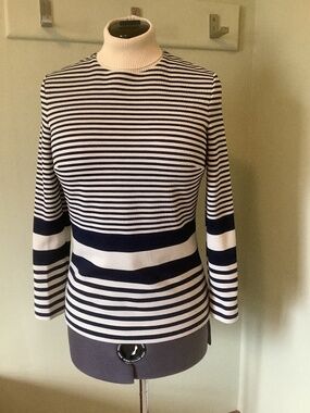 Vintage polyester turtleneck - super retro